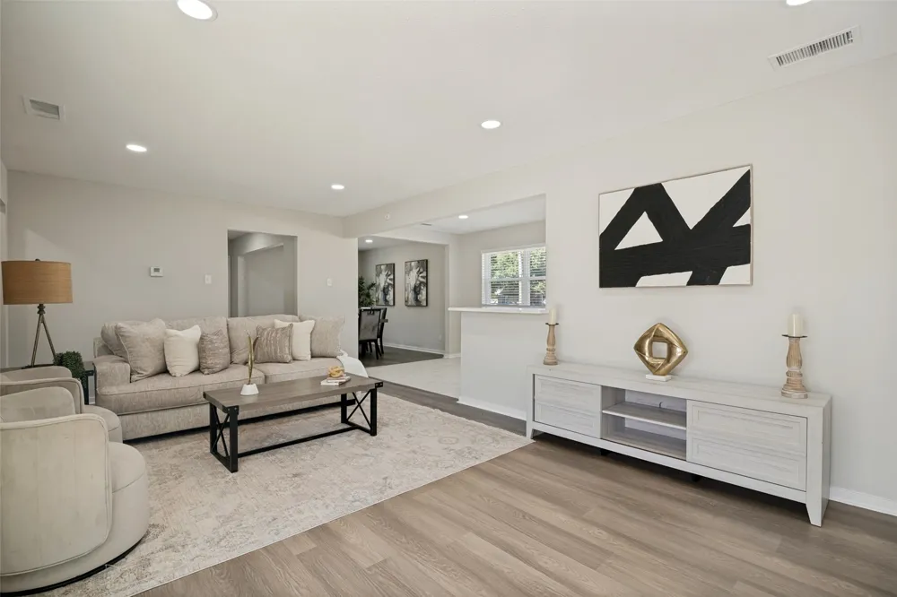 748 Kingswood Avenue Richardson, TX 75080