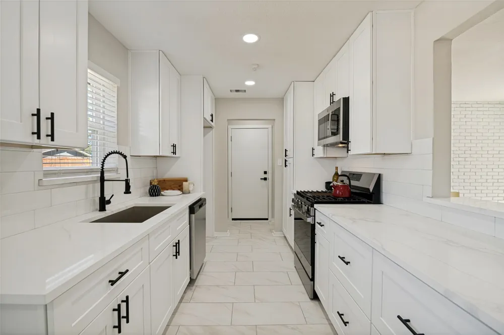 748 Kingswood Avenue Richardson, TX 75080