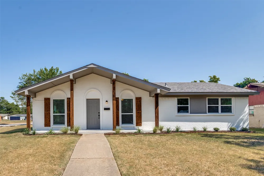 748 Kingswood Avenue Richardson, TX 75080