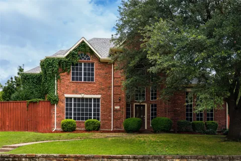 2988 Hillingdon Drive