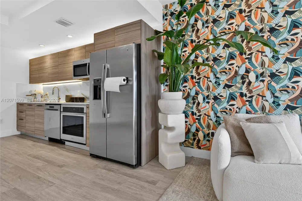 121 NE 34th St #L305 Miami, FL 33137