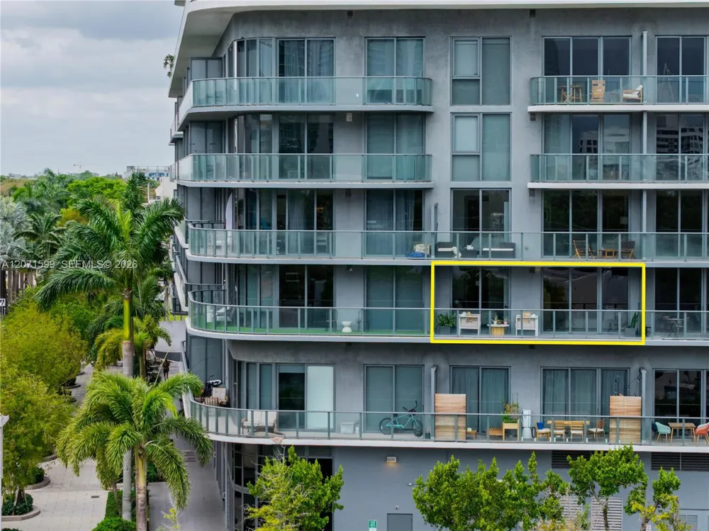 121 NE 34th St #L305 Miami, FL 33137