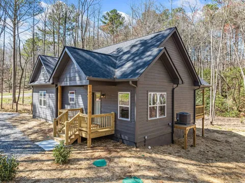 246 Woodward Way