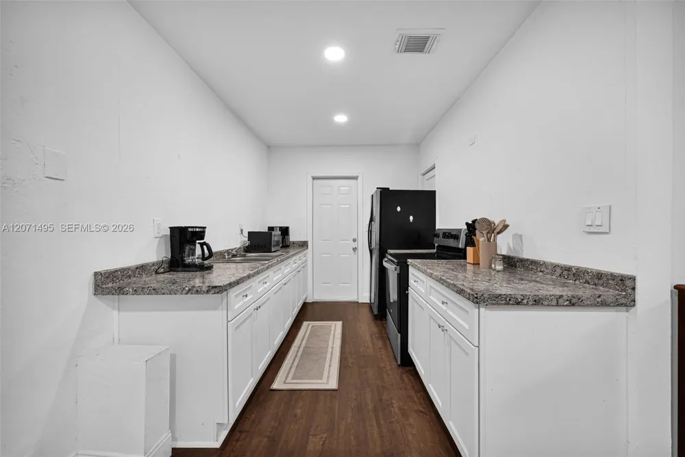 370 NE 87th St El Portal, FL 33138