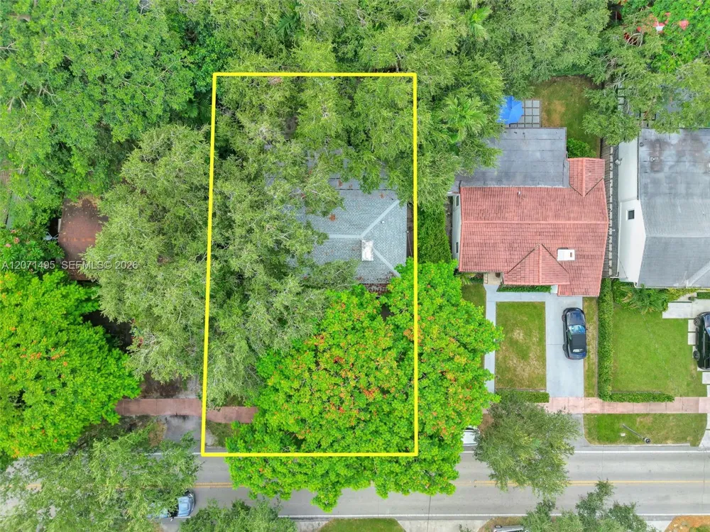 370 NE 87th St El Portal, FL 33138