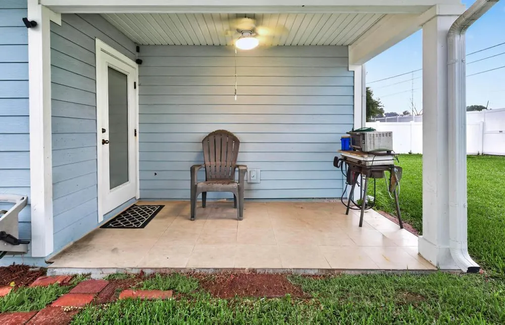 2205 SANDY BAY LANE Jacksonville, FL 32233
