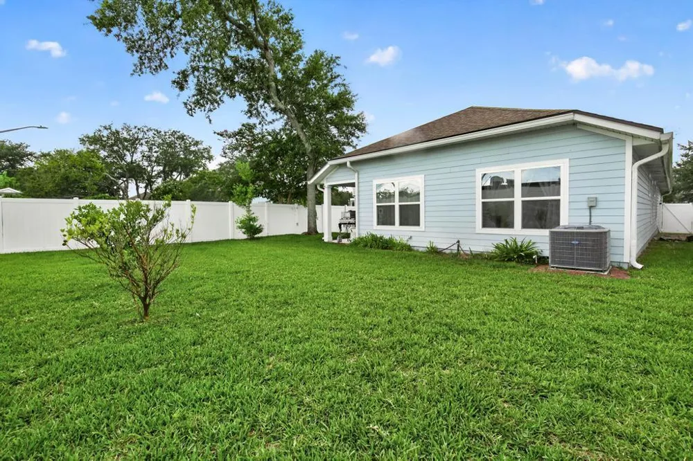 2205 SANDY BAY LANE Jacksonville, FL 32233