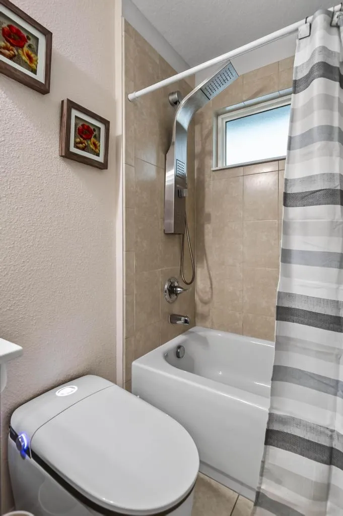 2205 SANDY BAY LANE Jacksonville, FL 32233