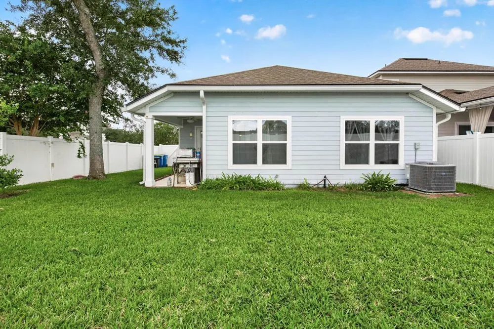 2205 SANDY BAY LANE Jacksonville, FL 32233