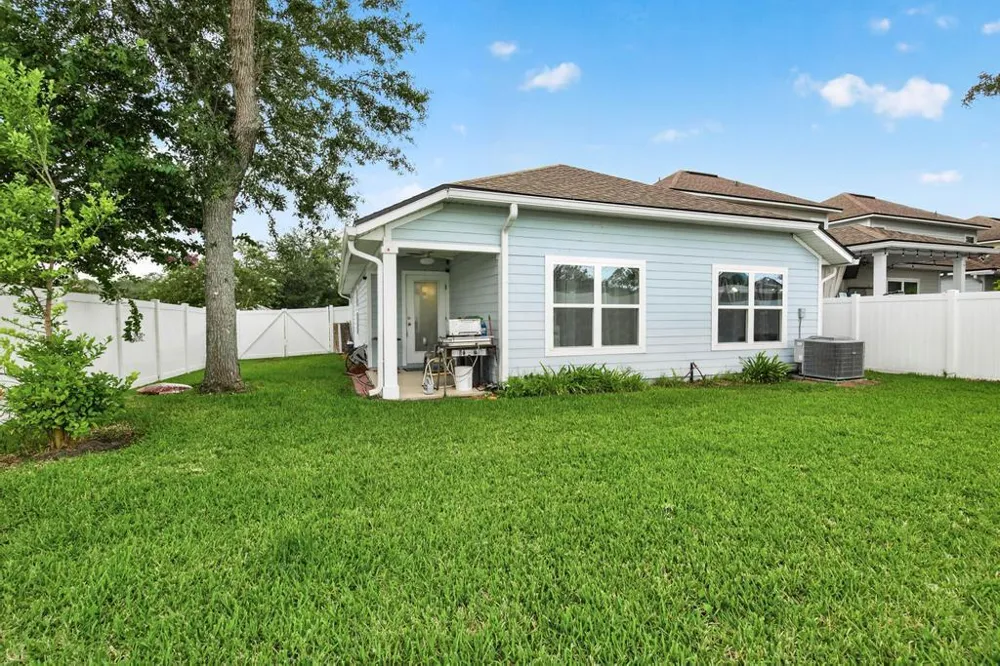 2205 SANDY BAY LANE Jacksonville, FL 32233