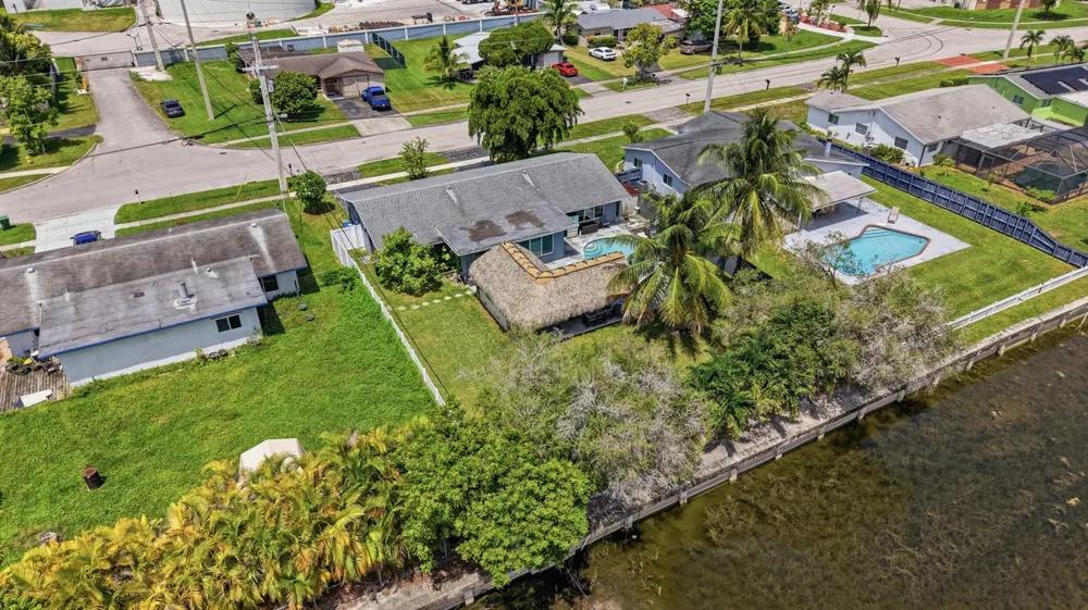 1000 W River Drive Margate, FL 33063