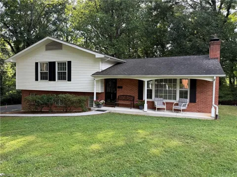 1131 Cypress Circle