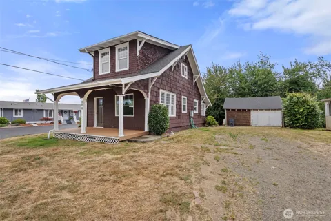 306 B STREET
