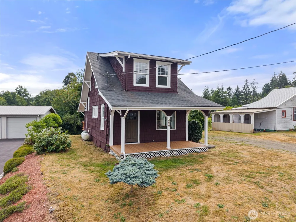 306 B STREET South Bend, WA 98586
