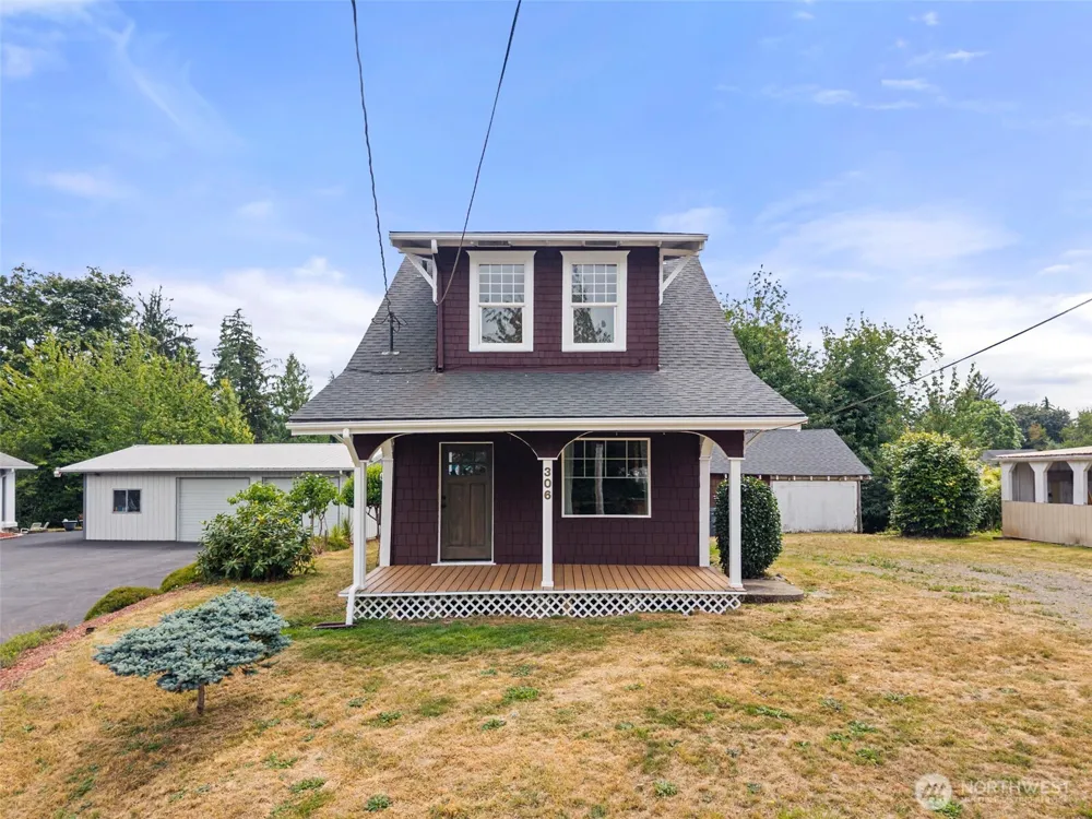 306 B STREET South Bend, WA 98586