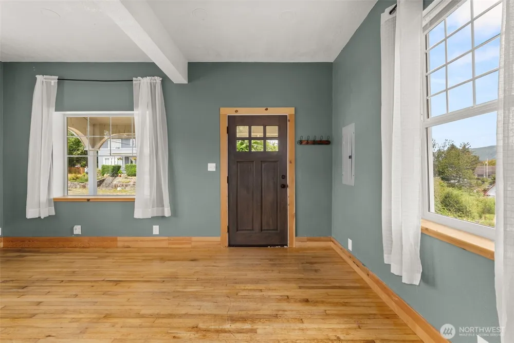 306 B STREET South Bend, WA 98586