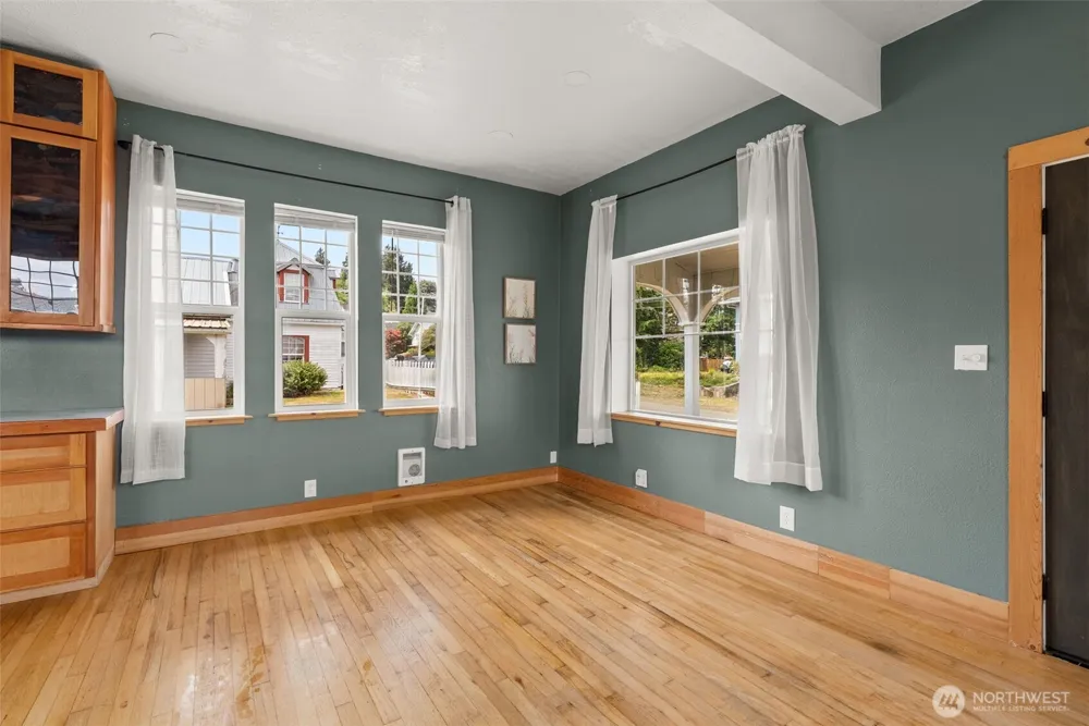 306 B STREET South Bend, WA 98586