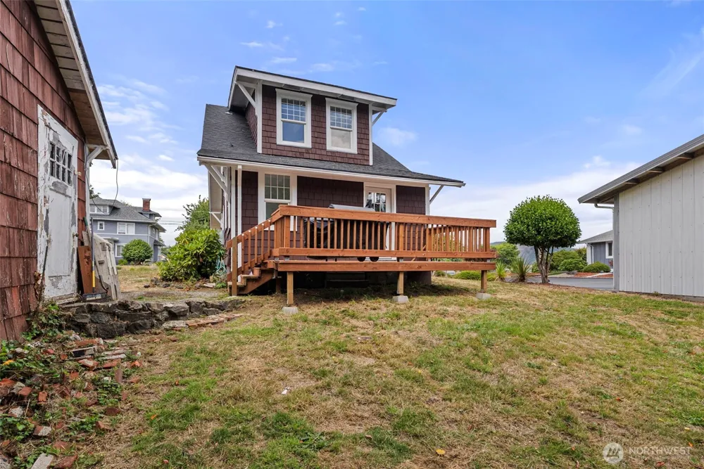 306 B STREET South Bend, WA 98586