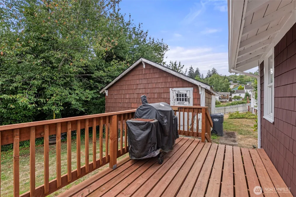 306 B STREET South Bend, WA 98586