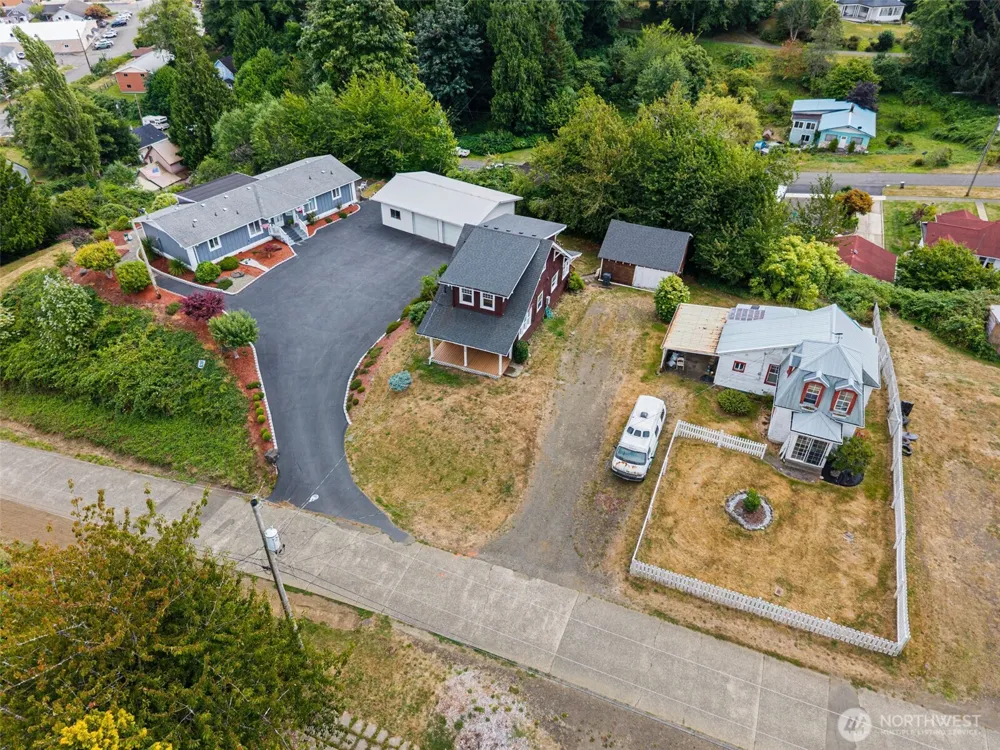 306 B STREET South Bend, WA 98586