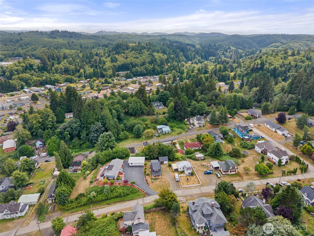 306 B STREET South Bend, WA 98586