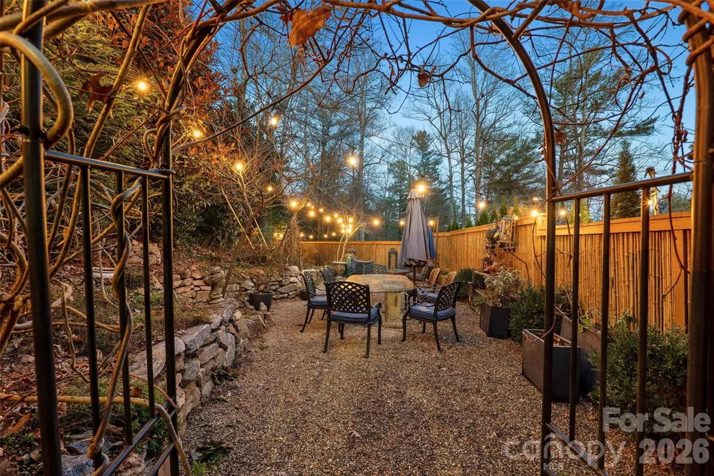 125 Little Willow Circle Hendersonville, NC 28739
