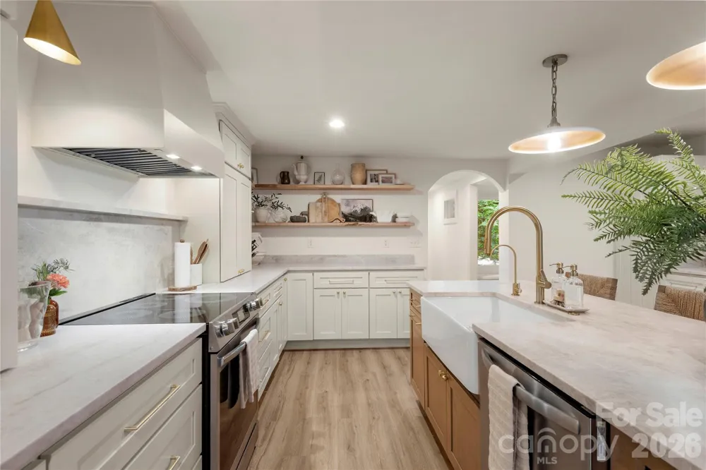 125 Little Willow Circle Hendersonville, NC 28739