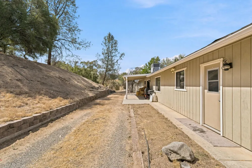 30691 Morgan Canyon Road Prather, CA 93651