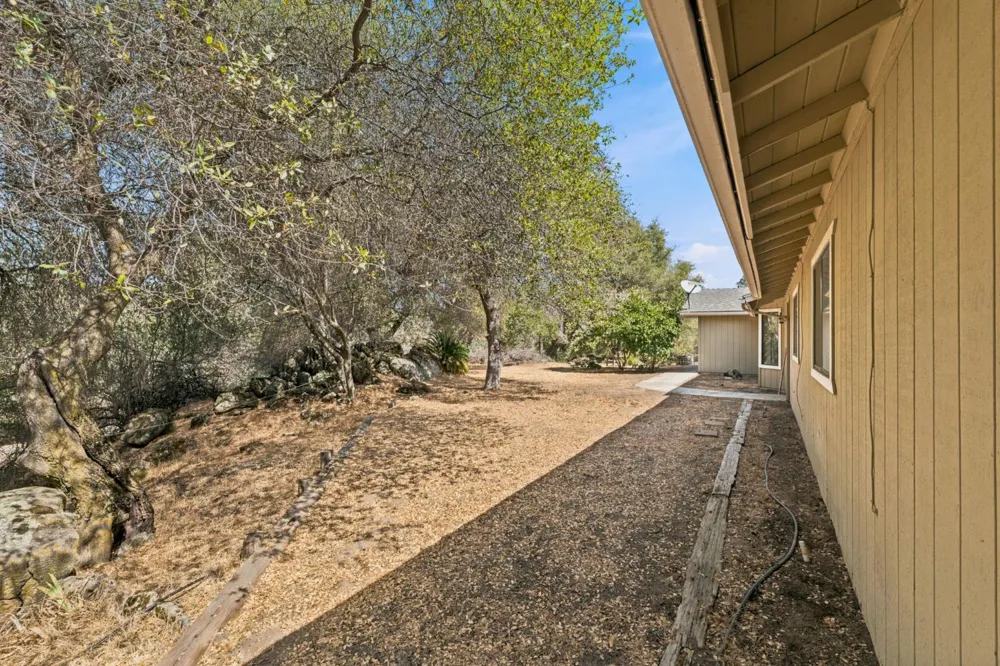 30691 Morgan Canyon Road Prather, CA 93651