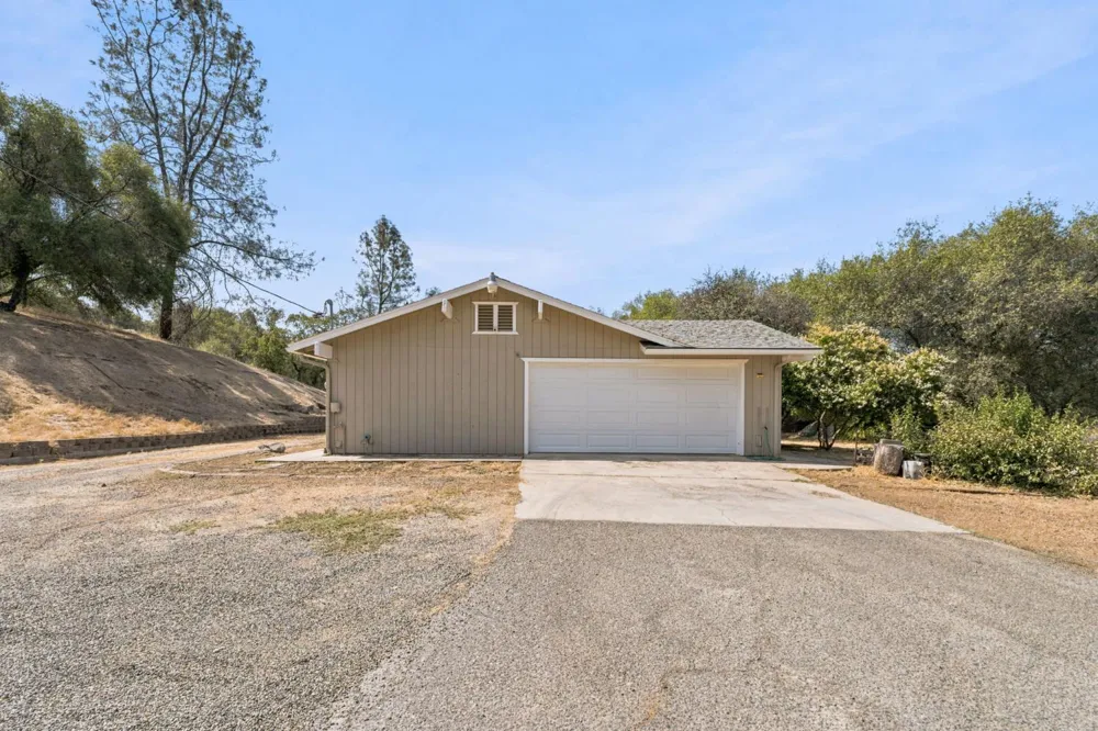 30691 Morgan Canyon Road Prather, CA 93651
