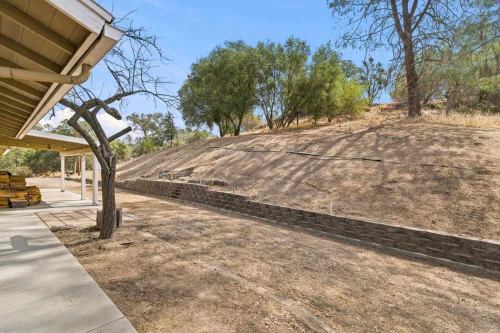 30691 Morgan Canyon Road Prather, CA 93651