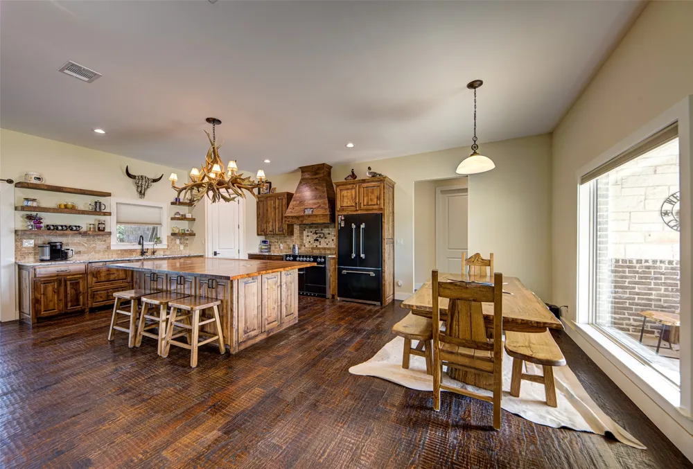 344 County Road 1660 Chico, TX 76431