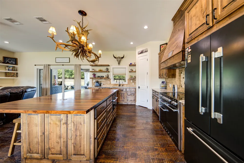 344 County Road 1660 Chico, TX 76431