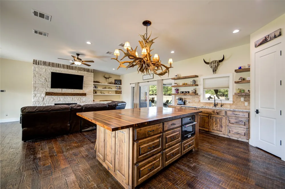 344 County Road 1660 Chico, TX 76431