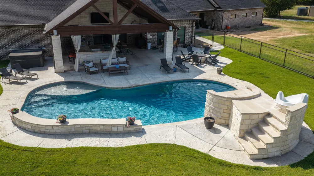 344 County Road 1660 Chico, TX 76431