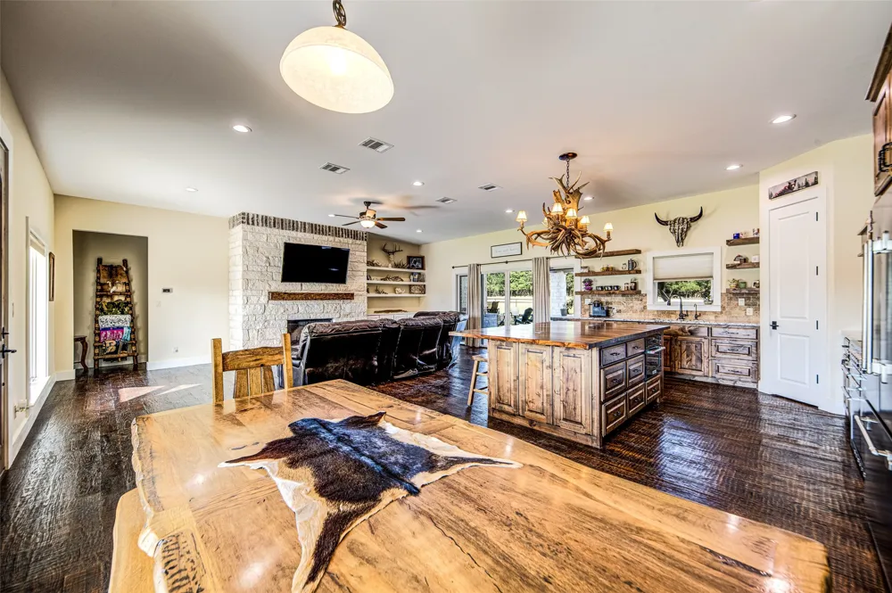 344 County Road 1660 Chico, TX 76431