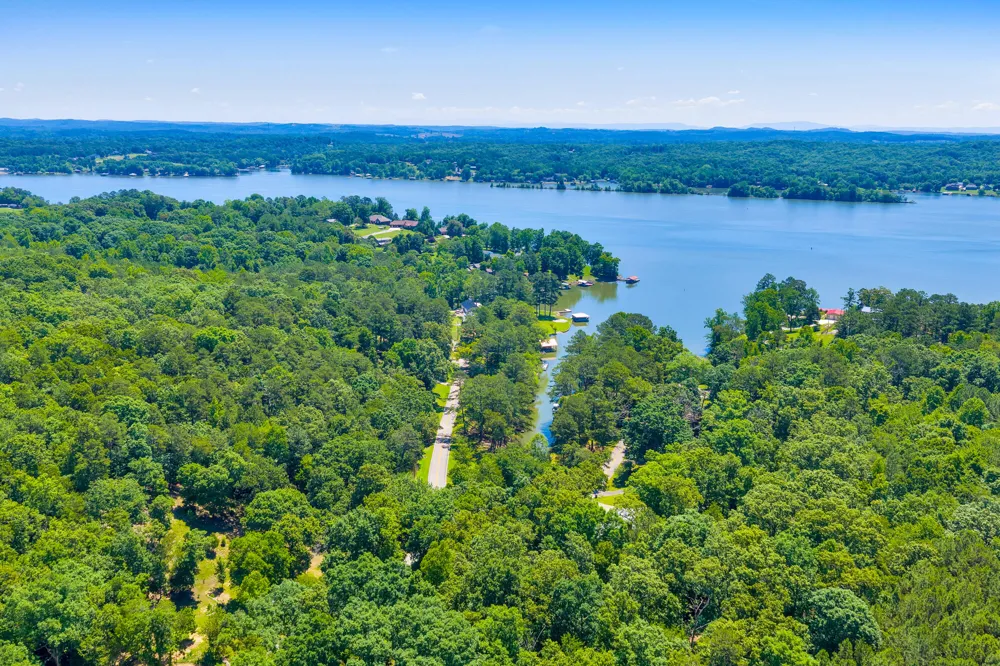 16129 Lakewood Drive Sale Creek, TN 37373