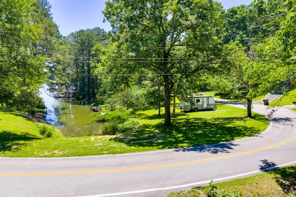 16129 Lakewood Drive Sale Creek, TN 37373