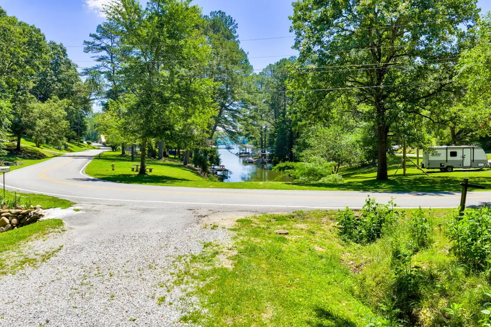 16129 Lakewood Drive Sale Creek, TN 37373