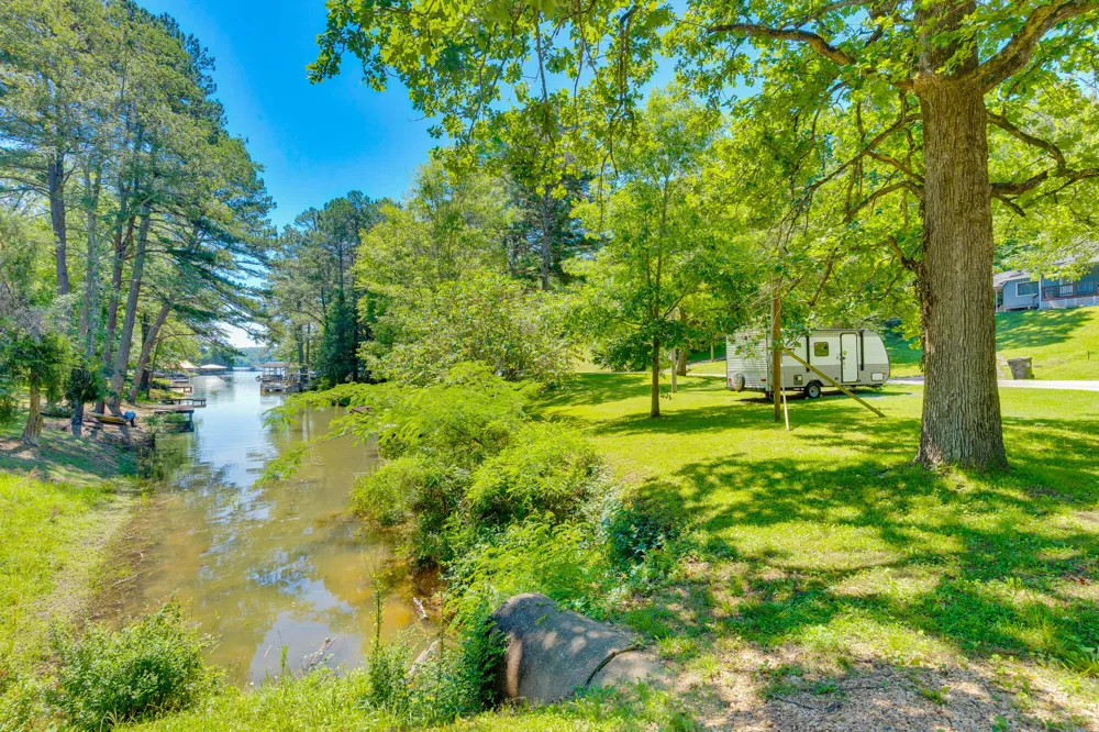 16129 Lakewood Drive Sale Creek, TN 37373