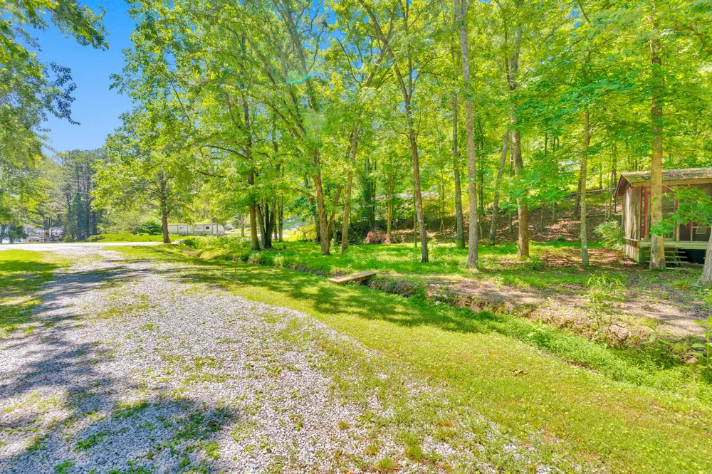16129 Lakewood Drive Sale Creek, TN 37373