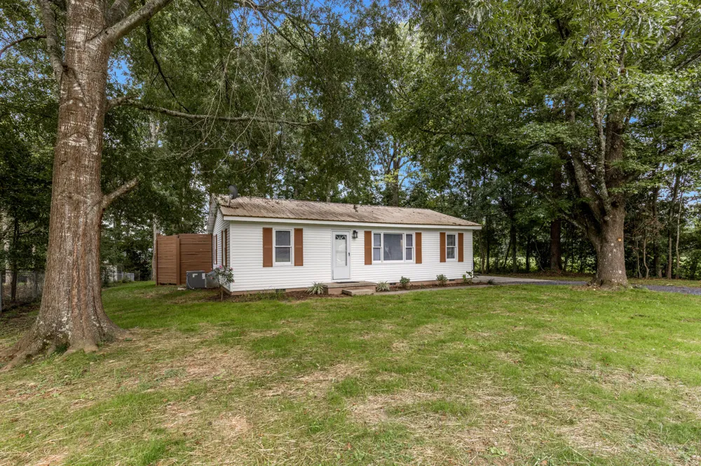 3223 Bates Drive Rocky Face, GA 30740