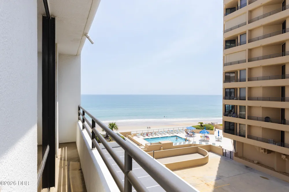 3013 S Atlantic Avenue #402 Daytona Beach Shores, FL 32118