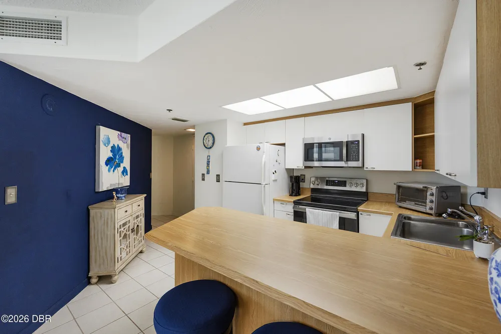 3013 S Atlantic Avenue #402 Daytona Beach Shores, FL 32118