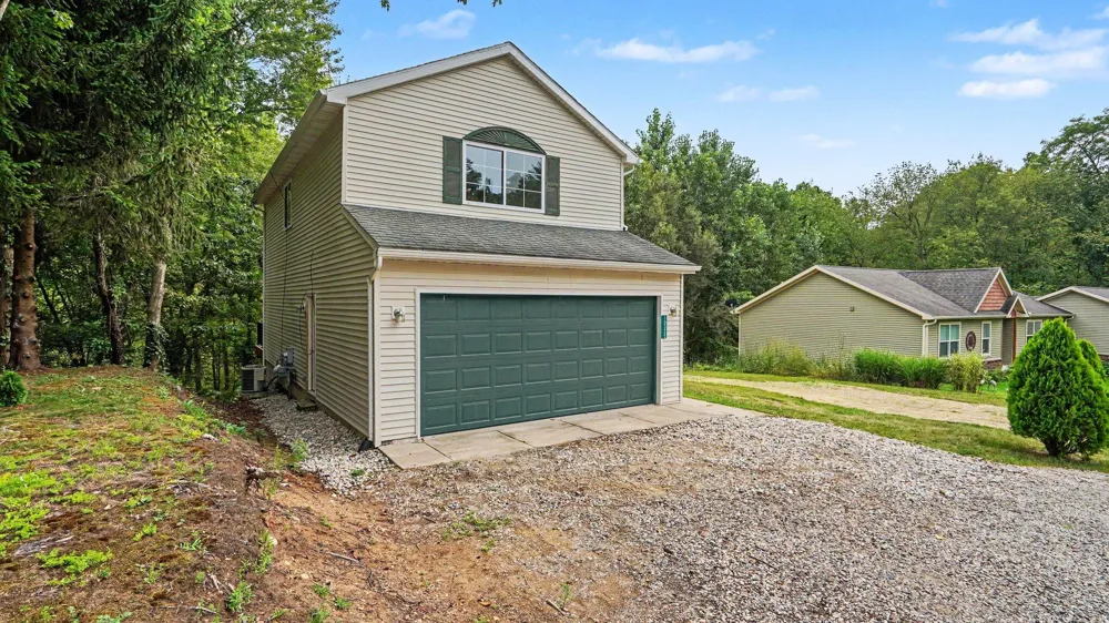 10325 Michael Boulevard Pinckney, MI 48169