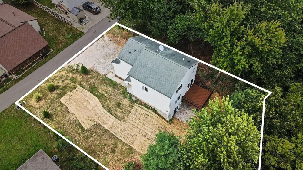10325 Michael Boulevard Pinckney, MI 48169