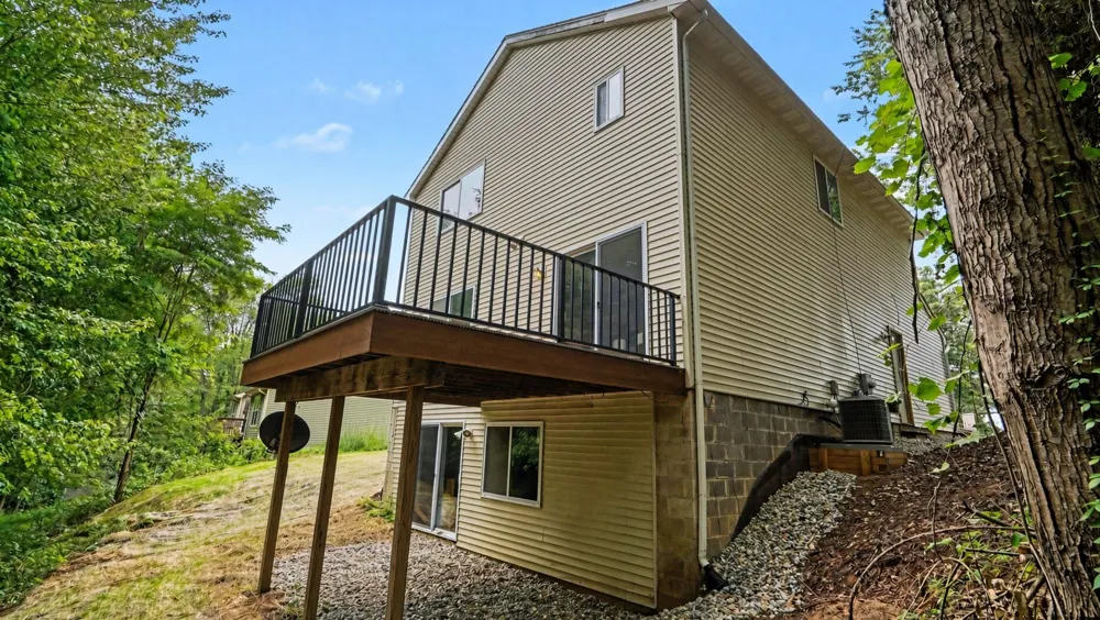 10325 Michael Boulevard Pinckney, MI 48169