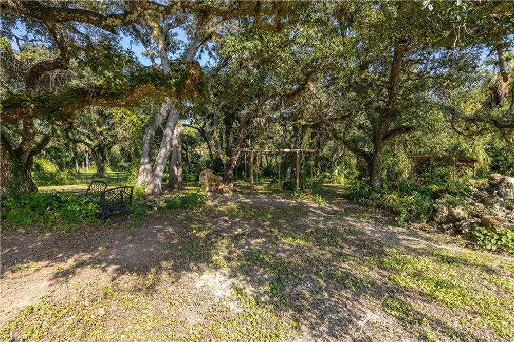 19040 Fox Run Road Alva, FL 33920