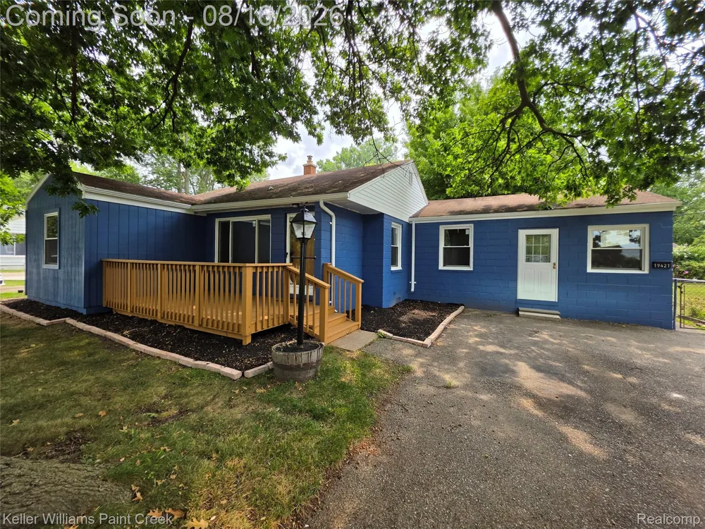 19421 Filmore Street Southfield City, MI 48075