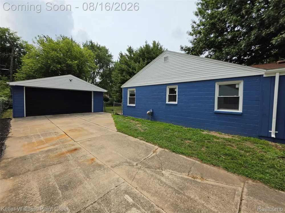19421 Filmore Street Southfield City, MI 48075